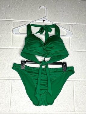 < Gibson Latimer Two Piece Bikini Set Size Medium >